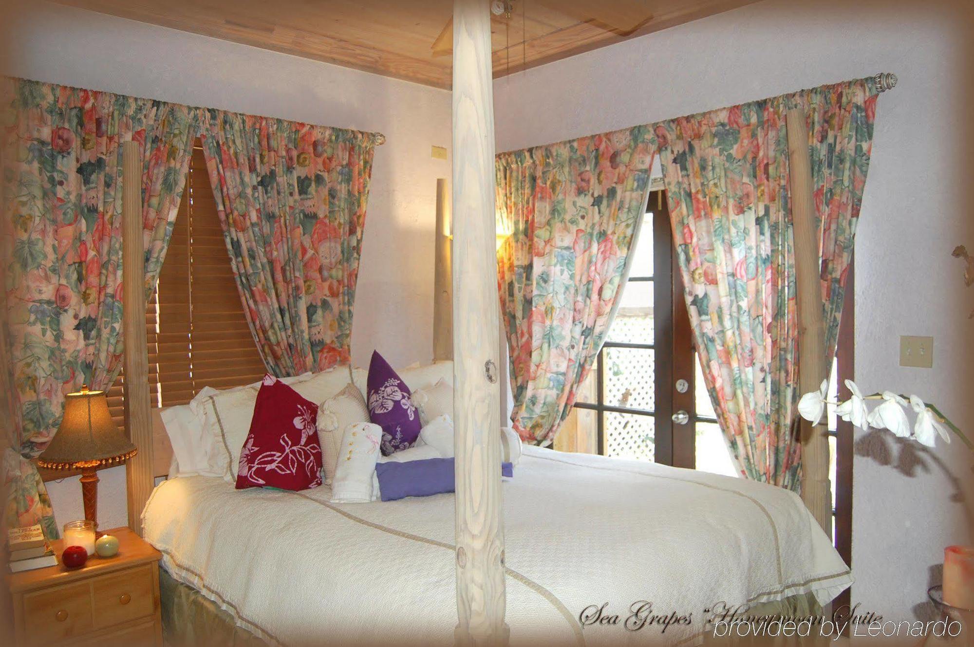 The Sugar Apple Lodging Dunmore Town Rum bild